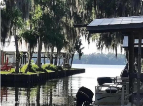St Johns River Retreat